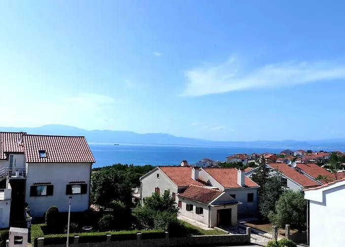 Apartman S Pogledom Na I Velikom Terasom Njivice