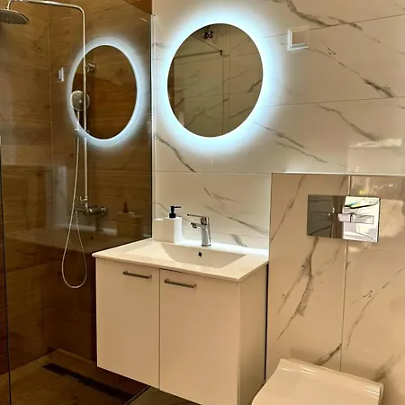 S Pogledom Na I Velikom Terasom *