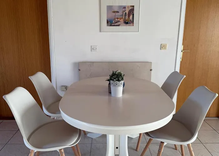 S Pogledom Na I Velikom Terasom 아파트 *